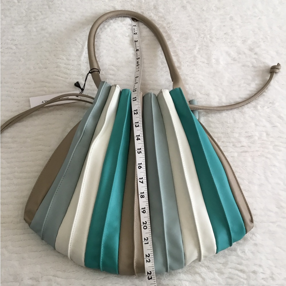 Uno Alla Volta new with tag bags - Picture 5 of 11